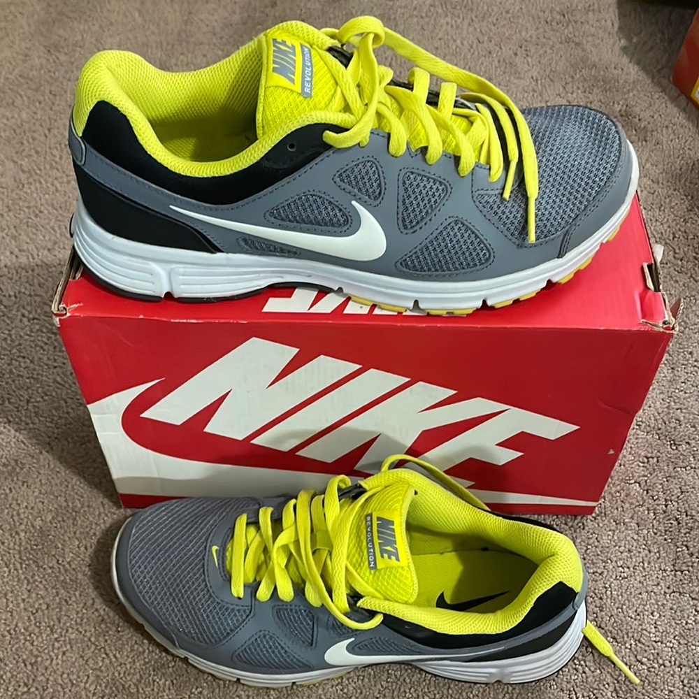 Nike Revolution Sneakers Grey/Black/Neon Yellow Men Size 7